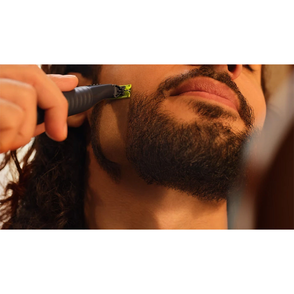 PHILIPS ONEBLADE FACE TRIMMER Model QP1424